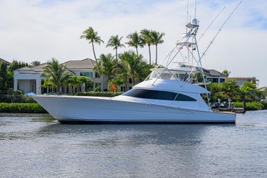 72' Viking 2019 Yacht For Sale